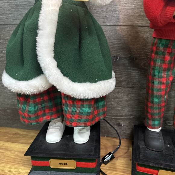 1993 Holiday Creations 24" Boy and Girl Christmas Animated Doll Figures Vintage - Picture 6 of 10